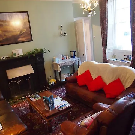 Alojamento de Acomodação e Pequeno-almoço Town Center 4*