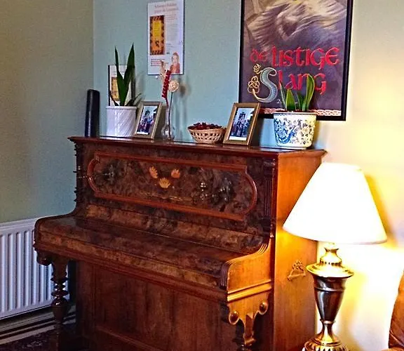 Bed and breakfast Town Center 4*